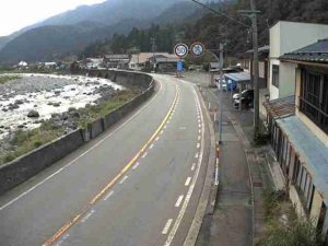 岐阜県郡上市 国道156号 歩岐島 北のライブカメラ