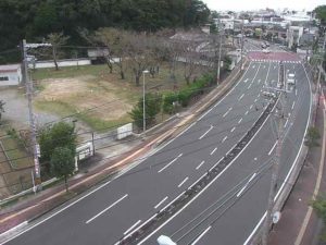 三重県伊勢市 三重県道32号 明倫小学校前のライブカメラ