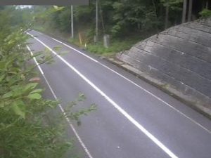 鳥取県八頭町 国道482号 まぢトンネルのライブカメラ