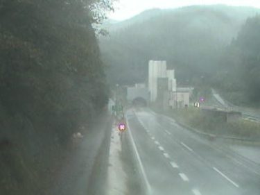 北陸自動車道 敦賀トンネルのライブカメラ|福井県南越前町のサムネイル
