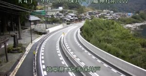 岐阜県下呂市 国道41号 保井戸八幡神社前のライブカメラ