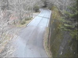 高知県津野町 国道439号 芳生野丙 仁淀川町方向のライブカメラ
