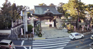 愛知県豊川市 豊川稲荷総門前・境内のライブカメラ