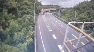 神奈川県横須賀市 三浦縦貫道路 衣笠インターチェンジのライブカメラ