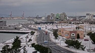秋田海上保安部庁舎から秋田港周辺のライブカメラ|秋田県秋田市のサムネイル