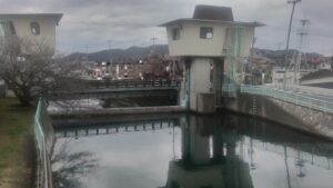 兵庫県姫路市 西汐入川 西汐入川潮止水門局のライブカメラ