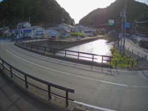 和歌山県太地町 与根子川 森浦のライブカメラ