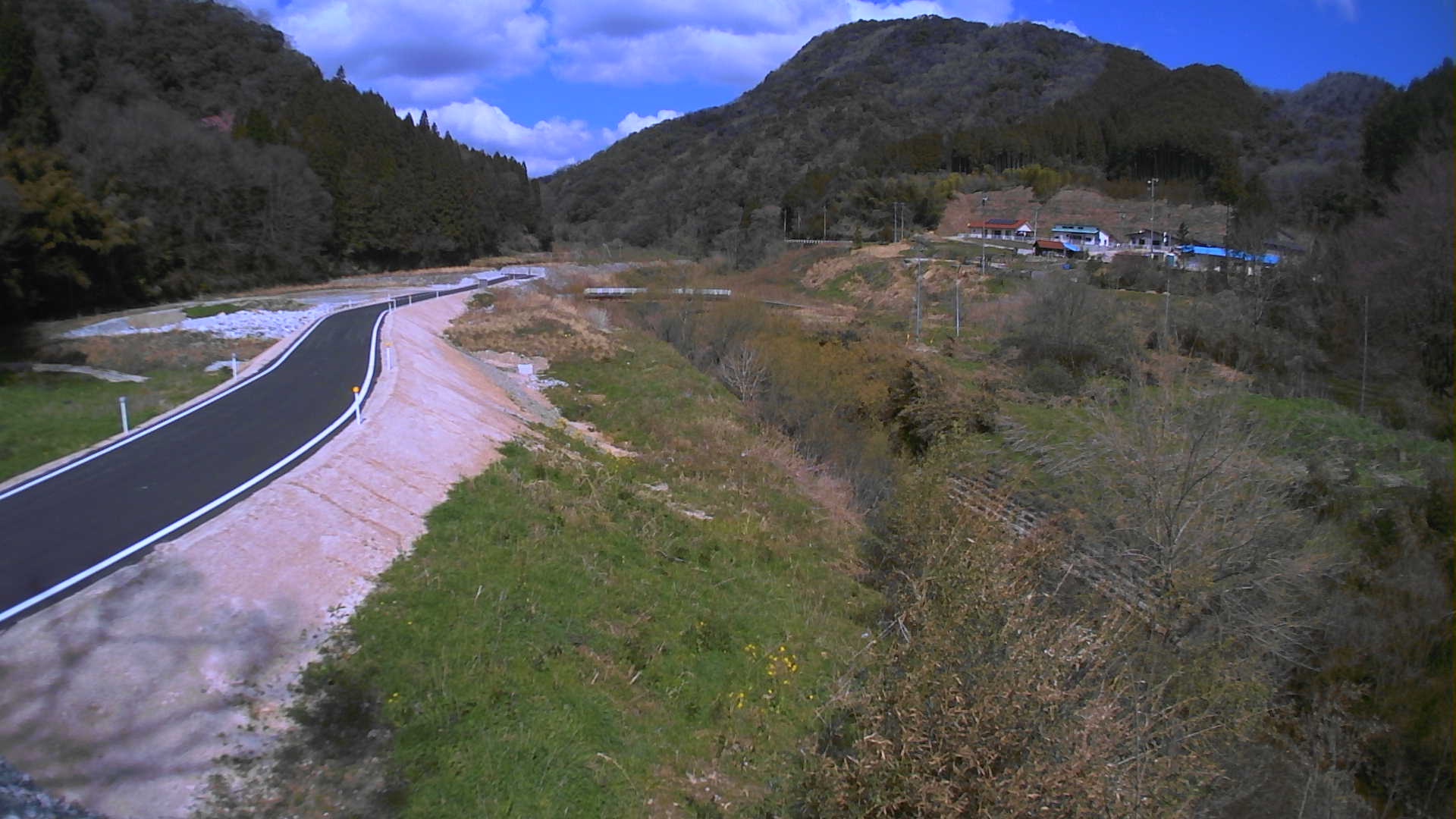 江の川 右岸 港40.6kのライブカメラ|島根県美郷町のサムネイル